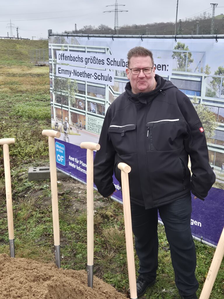 Offenbachs grösster Schulbau - Plakat